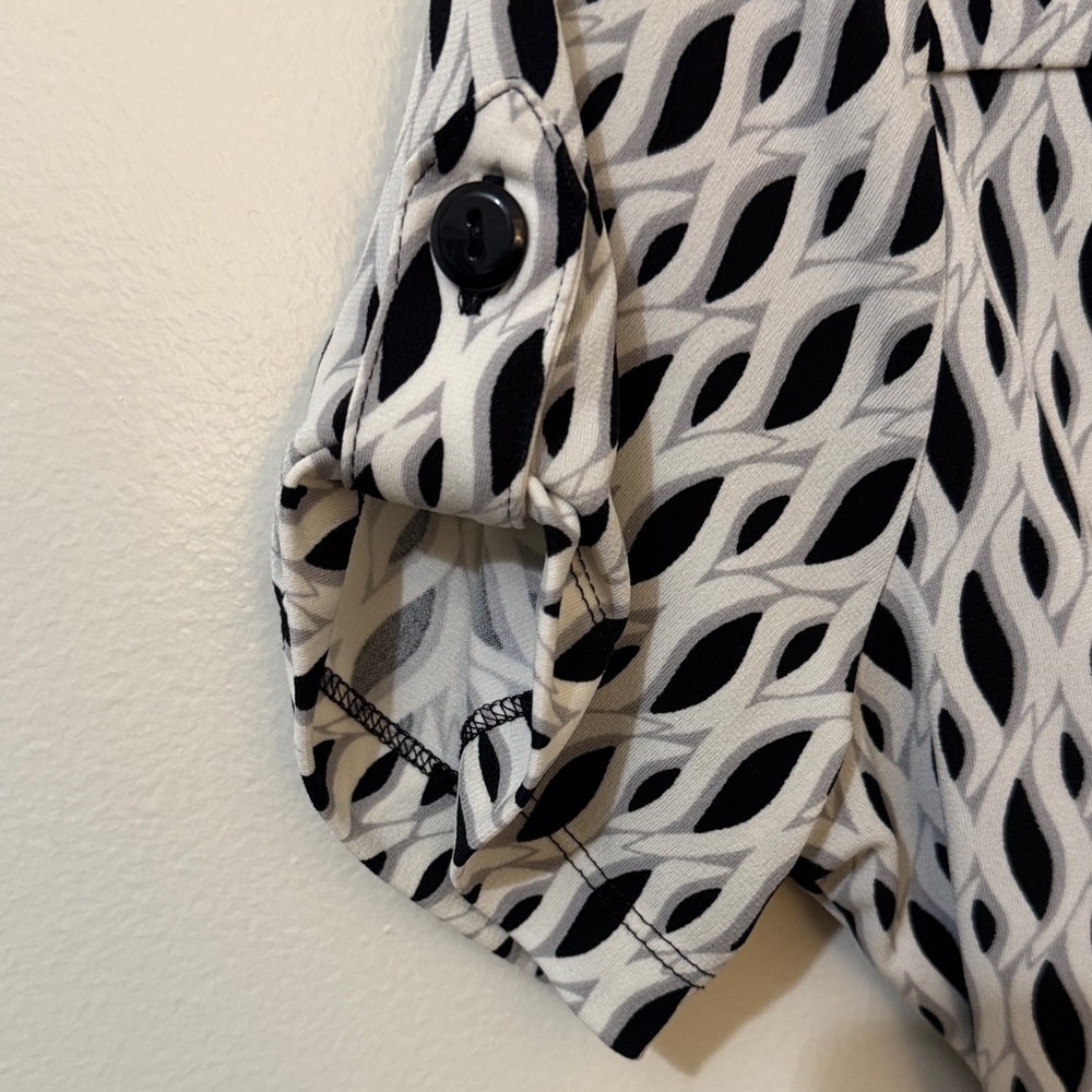 Valerie Bertinelli Black & White Patterned Stretch & Flowy Dress Tie Belt 4 - Picture 7 of 8